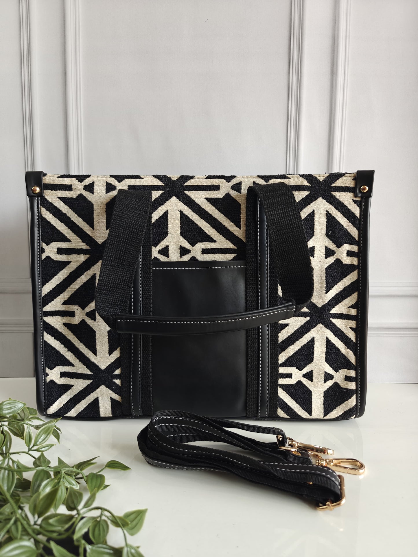 Crisscross Print Tote Bag