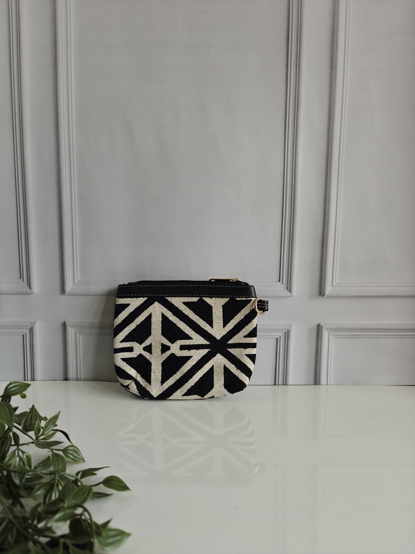 Crisscross Print Tote Bag