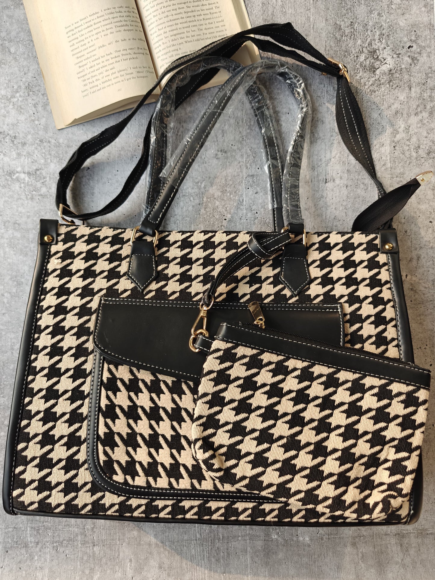 Versatile Houndstooth Print Tote