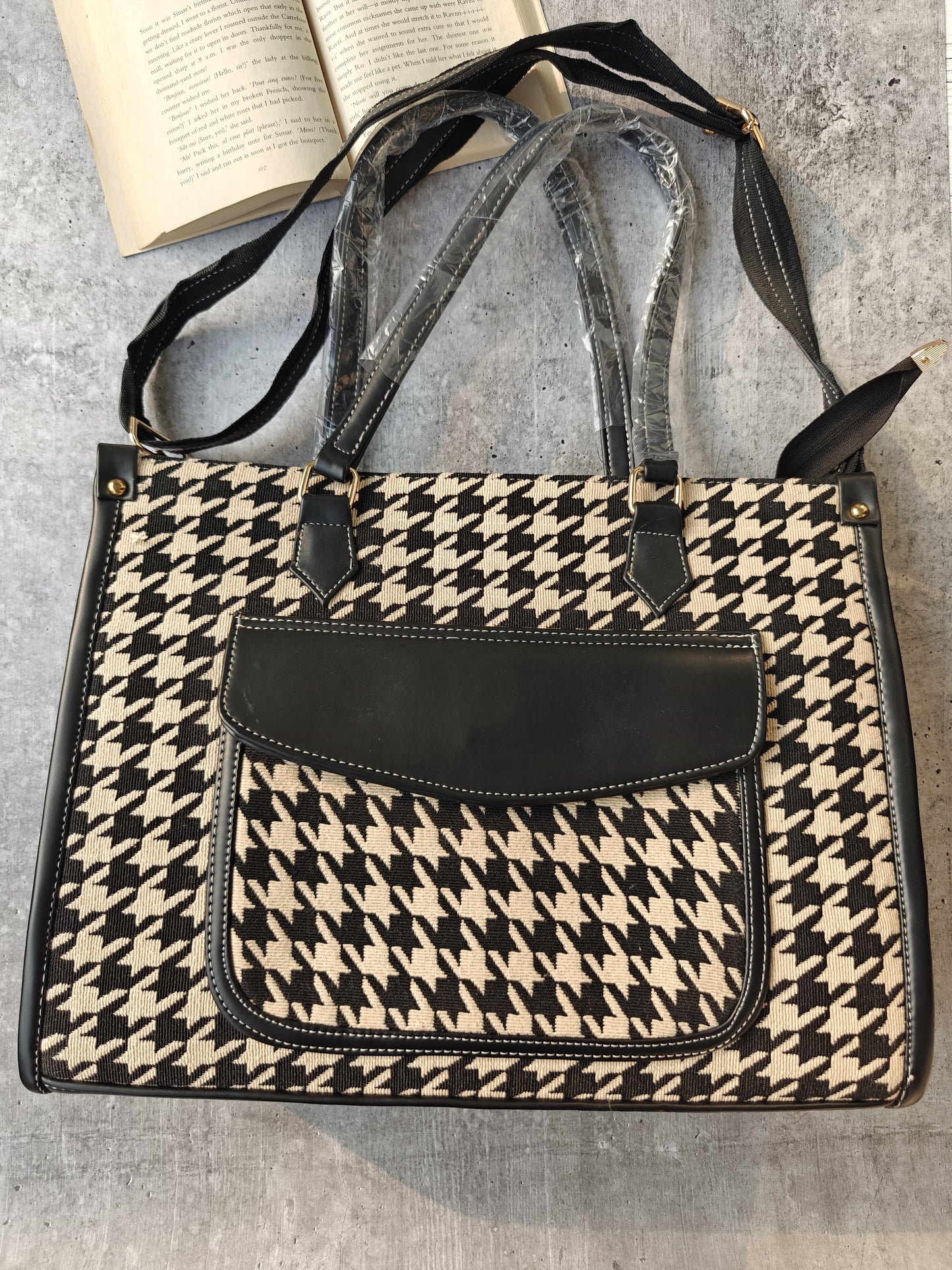 Versatile Houndstooth Print Tote